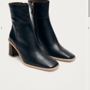 ALOHAS WEST VINTAGE BLACK LEATHER ANKLE BOOTS